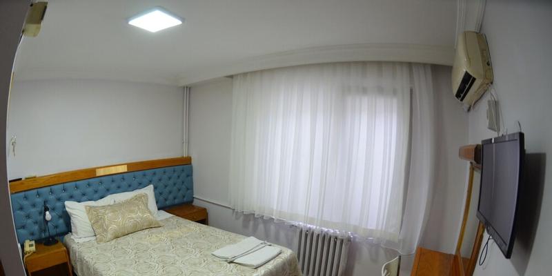 room_d0fad5c4-1b8a-4e0e-abdd-3fd2f45d8f0d.jpg