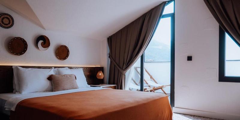 room_5f2a66a0-8ab1-4b2e-bfaa-222a73f2bc24