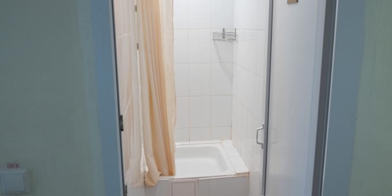 room_5bb0e73e-a1cb-458c-a2b3-dda1185f297d.jpg
