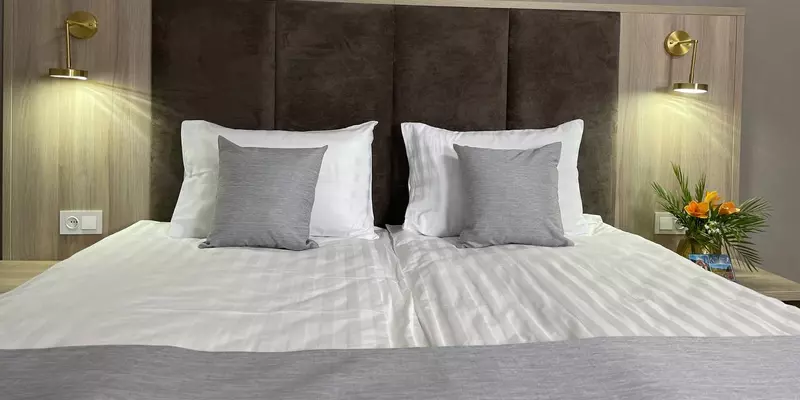 room_75afd53c-0727-4149-9abd-3b5ba5ea4e0a