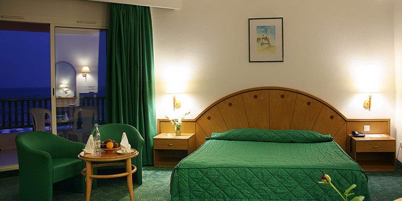 room_74cac84d-1097-4c8f-88e1-cd4d1cbf8251