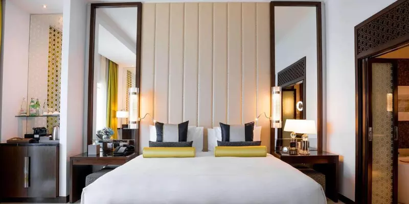 room_055de866-7ced-490f-b900-c8a53bce8d11