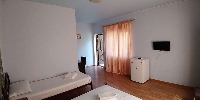 room_a94f7b19-3747-42f2-9e56-3d24b3020f7d