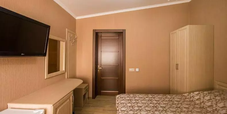 room_e2331444-8f40-4e83-adc0-37d6184ccbd4