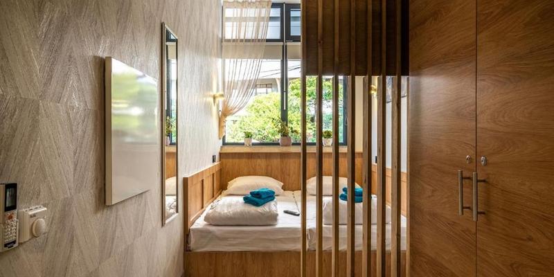 room_ebd92c21-5c2a-47c2-84b9-a8dc4633682d.jpg