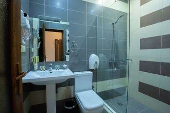room_74e37bc8-8040-4acc-9203-425b0db42521.jpg