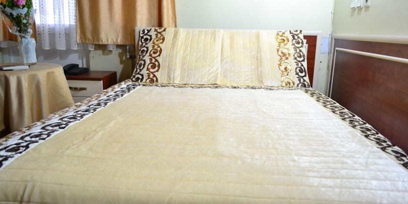 room_5e68a6ec-4acd-4497-84f9-8e1bd8dc654d.jpg