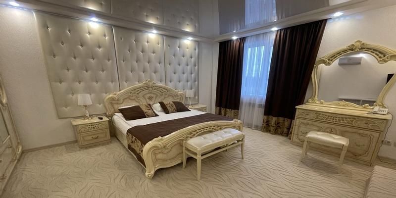 room_a2cf100e-fd40-4dac-ae51-e2c218d1e6ba.jpg