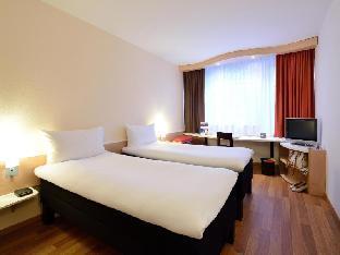 room_f7ba1094-dff8-4ffe-89e6-c4033c08cd33.jpg