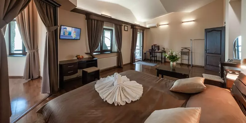 room_895c09fc-1007-41ce-9f9d-20e11fe2acf9.jpg