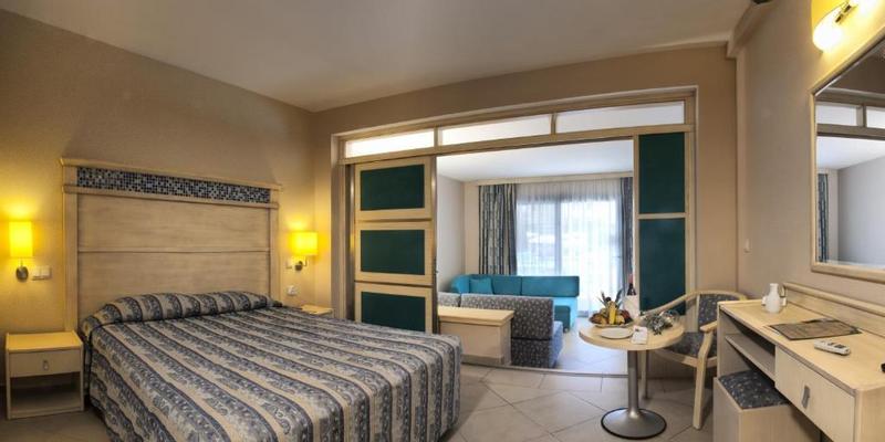 room_dee8d596-2187-45bb-bf81-8dbc24de4ced