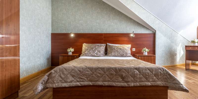 room_ee037e6c-c772-433b-84ca-1992917ac136