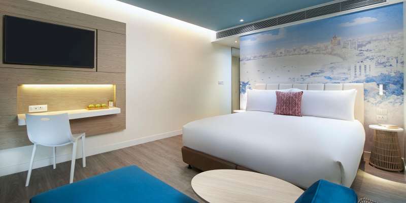 room_afa18825-e3be-4fe9-9d2c-657ae4ca2d3a