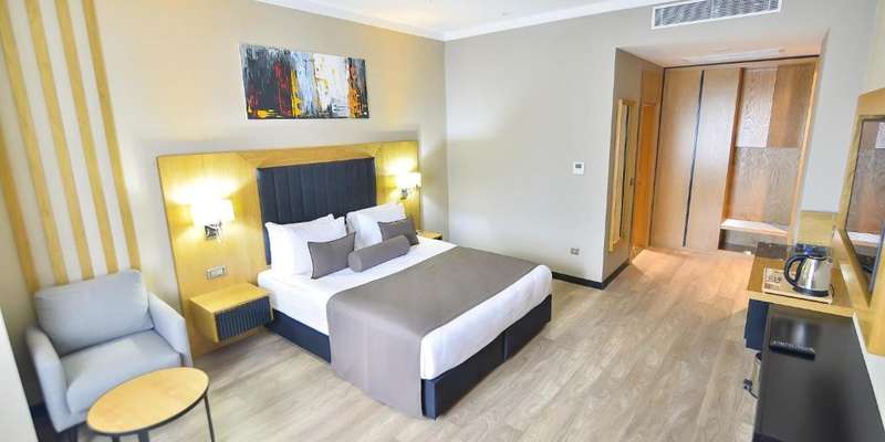 room_eca027a8-7752-4829-af17-cb2fe55ded18