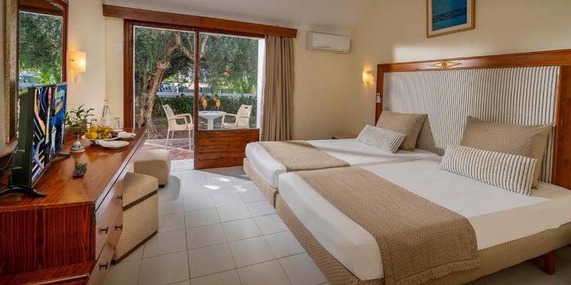 room_2be1ee58-94aa-4174-9e55-f27843071359