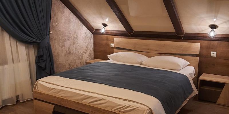 room_b8c631ff-141c-4e6a-8c71-0d8a997fe04d.jpg