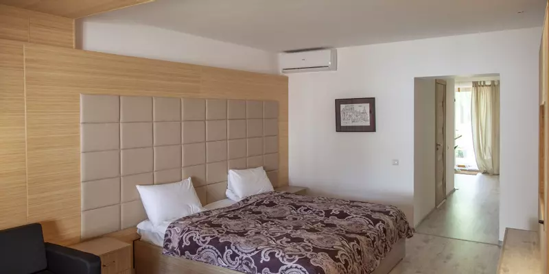 room_13b27faa-b3a4-44b3-ab42-27f773be34cd.jpg