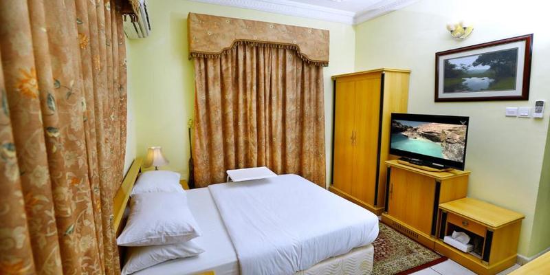 room_84b95571-4c12-4434-bbd5-2fdbfbb3c4fc