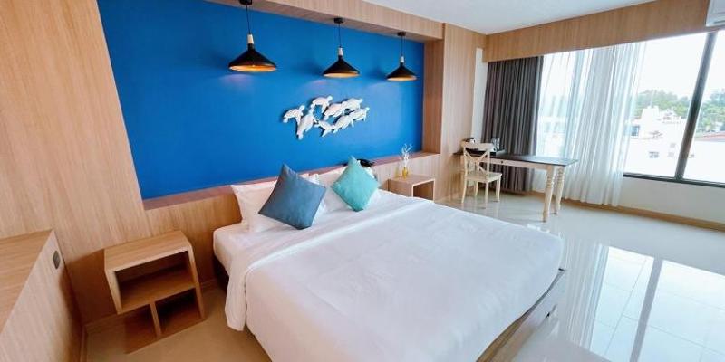 room_6ff3dd73-b570-44b4-a0c2-320c68a8a7e2.jpg