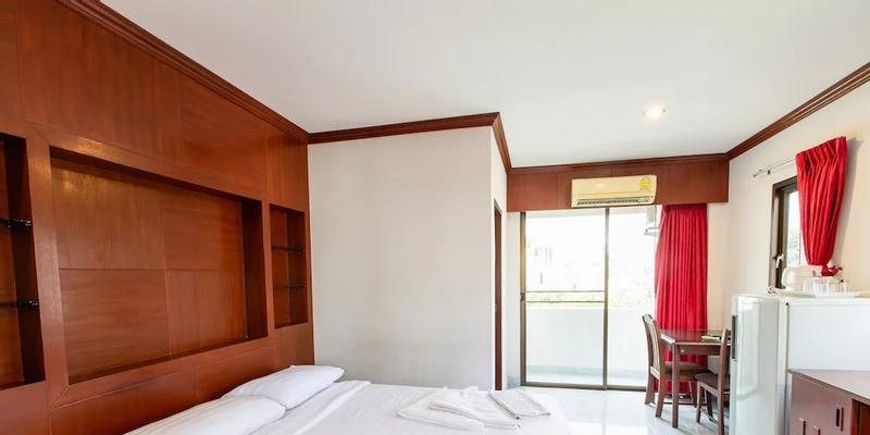 room_0bbd6380-aa30-4932-85f3-4e1d36d6b6d5.jpg