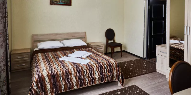 room_e5fc7cf8-2d1a-4a7b-b0d7-b65aa839a817.jpg