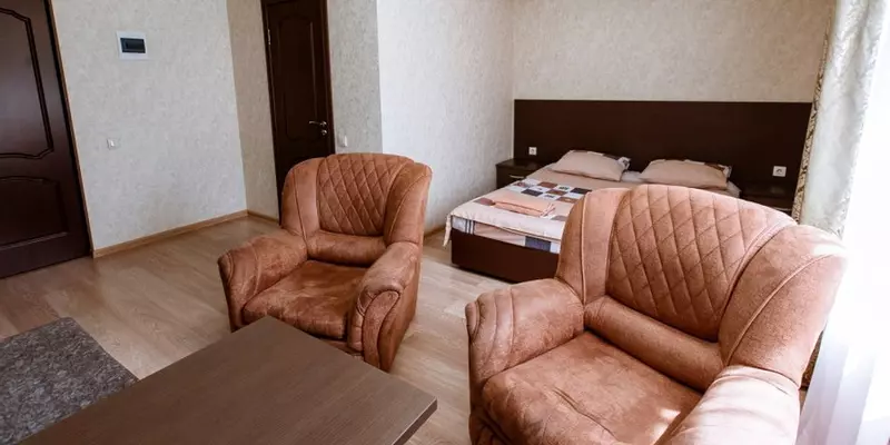 room_5aabd61a-8f5b-44bd-9d8e-255d919ff091.jpg