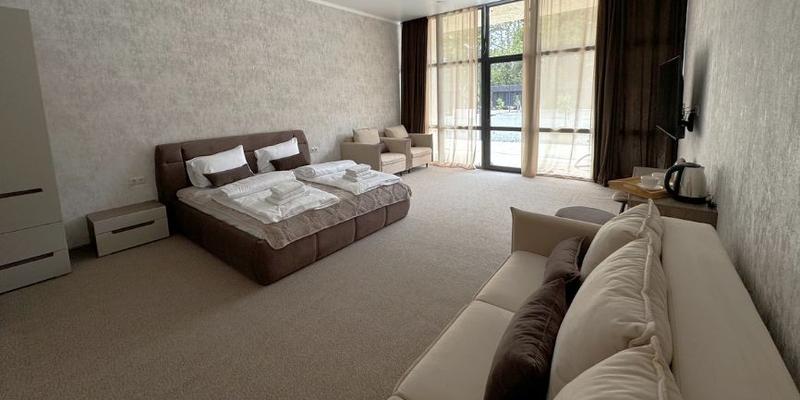 room_db384b2e-1b5b-4400-a536-e42ceed5f277