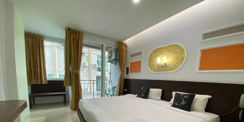 room_7c99852d-d5b4-4b04-bf63-7d80821cf685