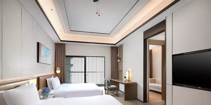 room_c8c5de7d-1e97-4b8a-92a2-f811a756e9ea