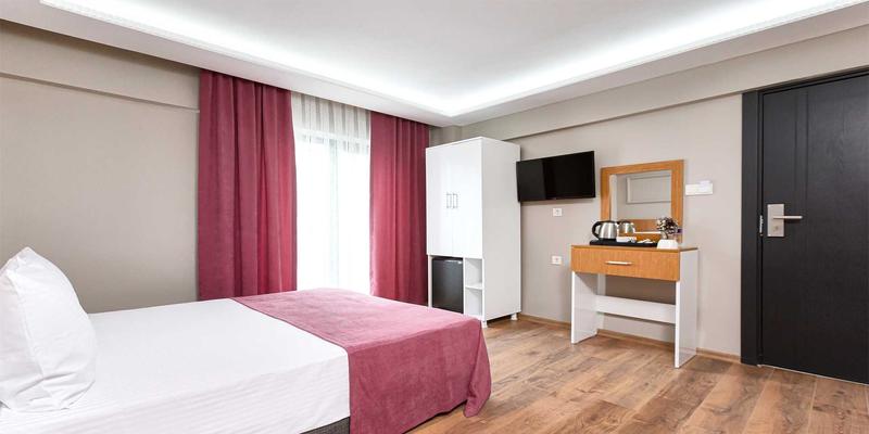 room_8b61fb1a-47e6-4c70-b81e-8f602d34acc2