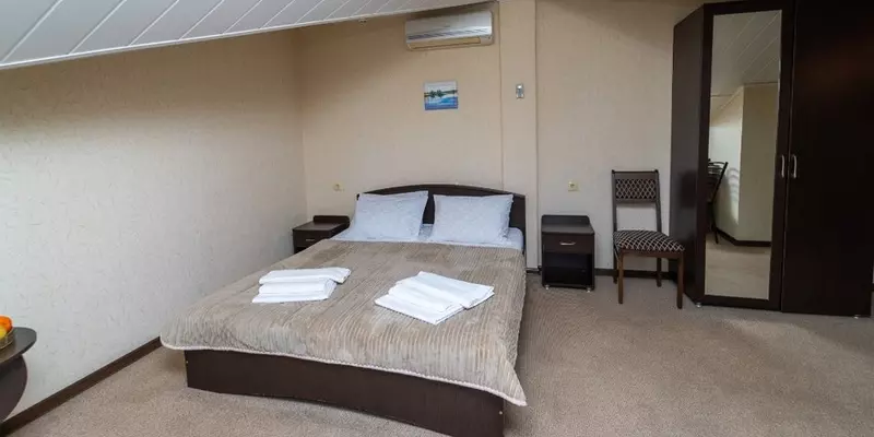 room_c74dd778-a06d-4bac-8560-1e655cacb00f.jpg