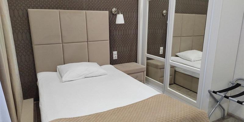 room_e70c9fa9-65b9-44c1-8a7a-1d7aa08a8ee8.jpg