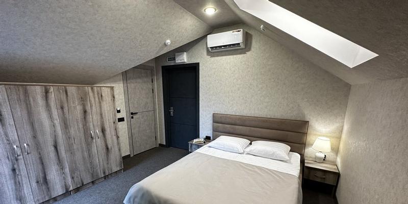 room_c1ffe4db-b059-4df4-8d77-e69c9b623008.jpg