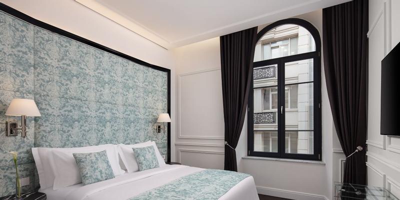 room_52c8f64b-407e-4e63-97af-d13bd09c3d6e