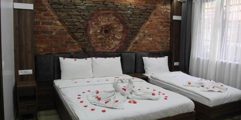 room_cb761650-ed4a-44c0-bc2b-462345eda56d