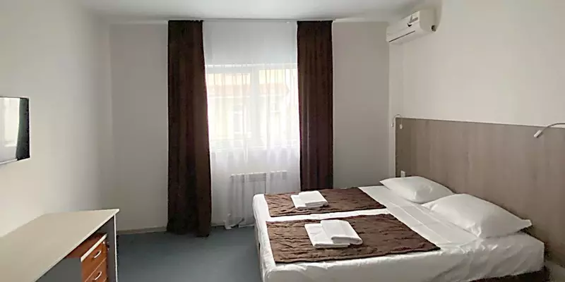 room_997d18ed-df44-48e3-bd52-fbbe34d8b16f.jpg