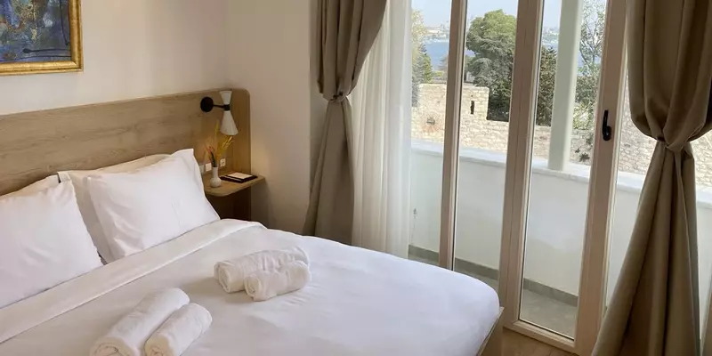 room_b5bbb95b-c03c-40b2-8b71-a548876f4d5f