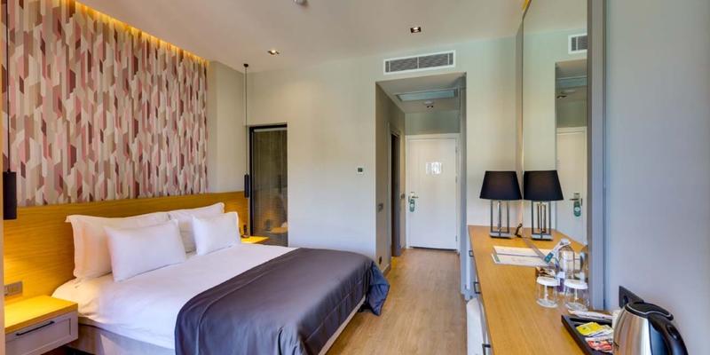 room_cd69a4cc-3d4a-4fb0-abf5-49dfb42608eb