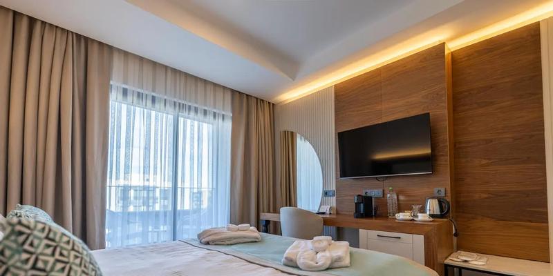 room_cb0b8b1d-a3c7-4d47-bfd5-e7023e0b3e04