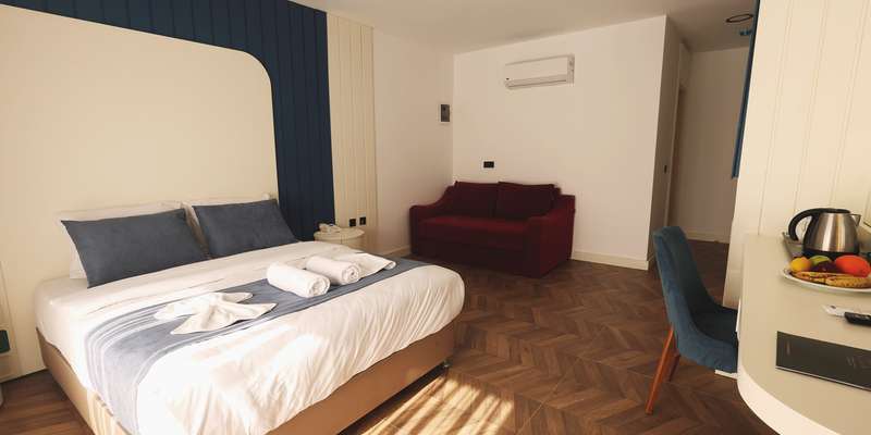 room_1ed86531-1d9d-45f1-afdf-770241a97621