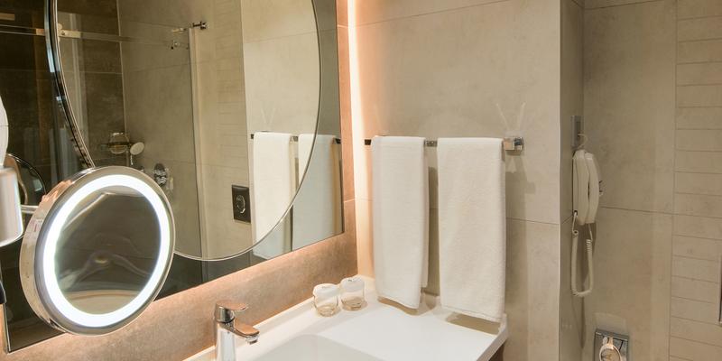 room_7c8517ae-8fa5-424a-a6d8-6711cf6c4b2b.jpg