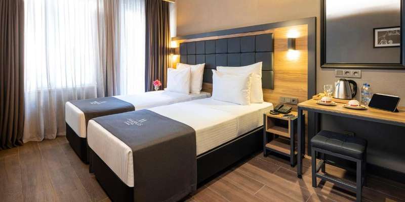 room_ebfd9886-5ed9-488a-b2cb-fc5deb46a412