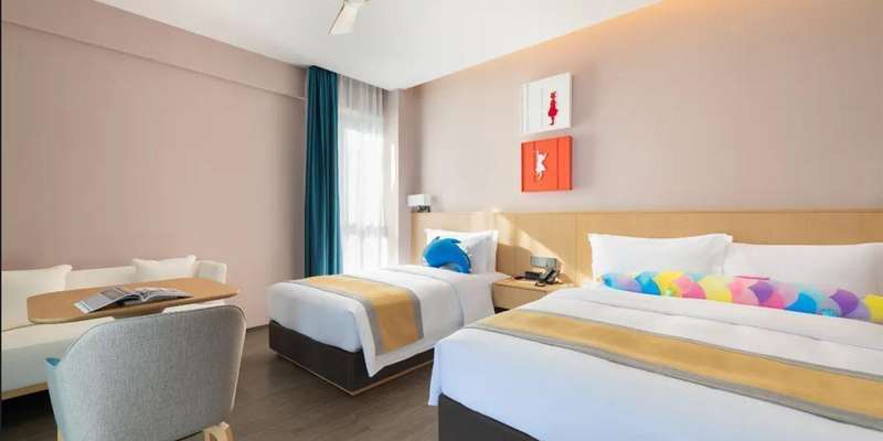 room_5c04241e-bbfa-4681-90e8-8186ce6f9b9a