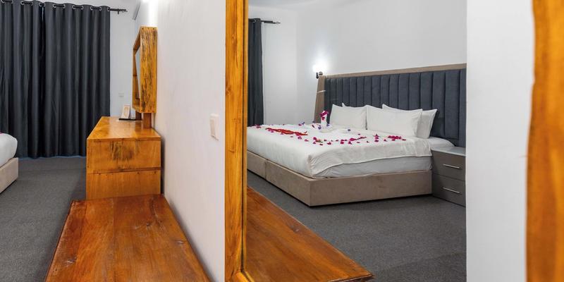 room_6eb9aa66-ac12-4ecc-be52-f2b3fe9a5c8c.jpg