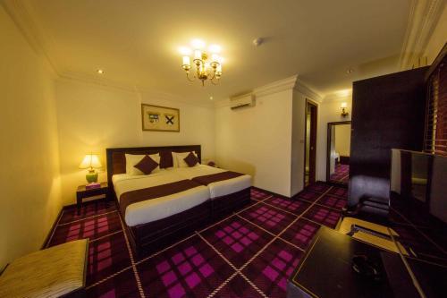 room_5e7acff8-38da-495e-b8d9-ca026d3c876d.jpg