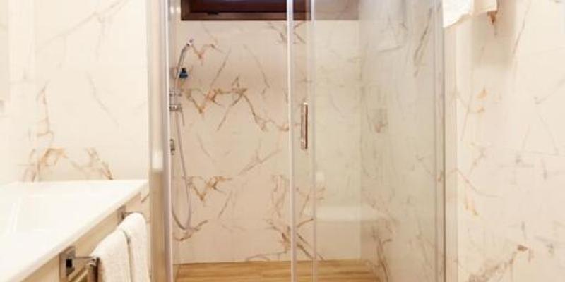 room_8e41a997-89d6-4357-a9c4-68bc68a13a79.jpg
