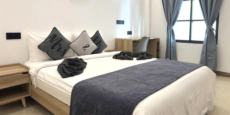 room_4fc503a9-08cd-4a80-8545-7cb1370813e0