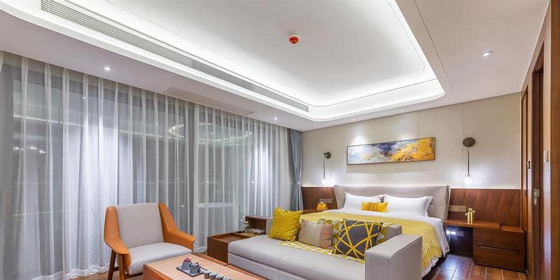 room_0bf3144e-bbb0-487d-ba03-d82e5095b4e6