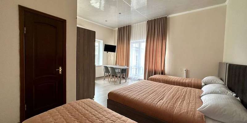 room_79ca78f6-fd52-43e9-8cfa-00670aa65e7a.jpg