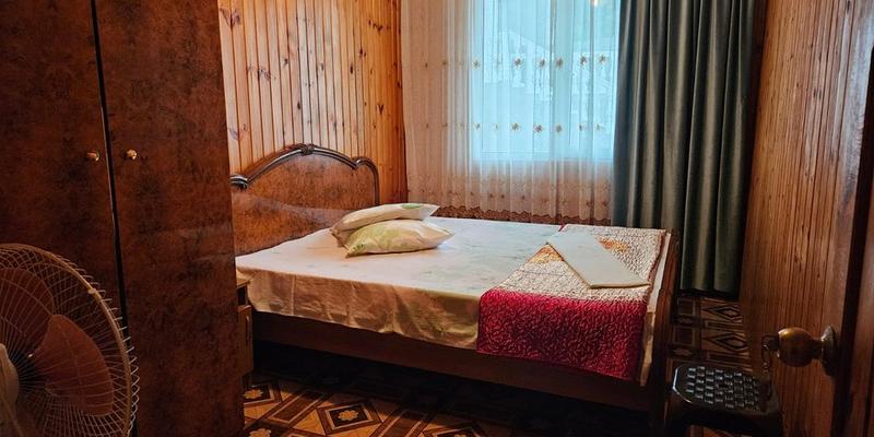 room_e9dc430e-48ab-4c9a-99c2-67ed5e3a43fc.jpg